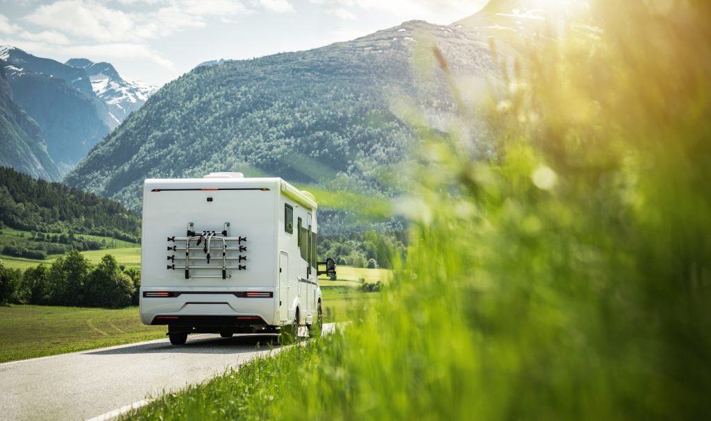Are there any specific driving tips for RV owners? - faq - Wheelers RV