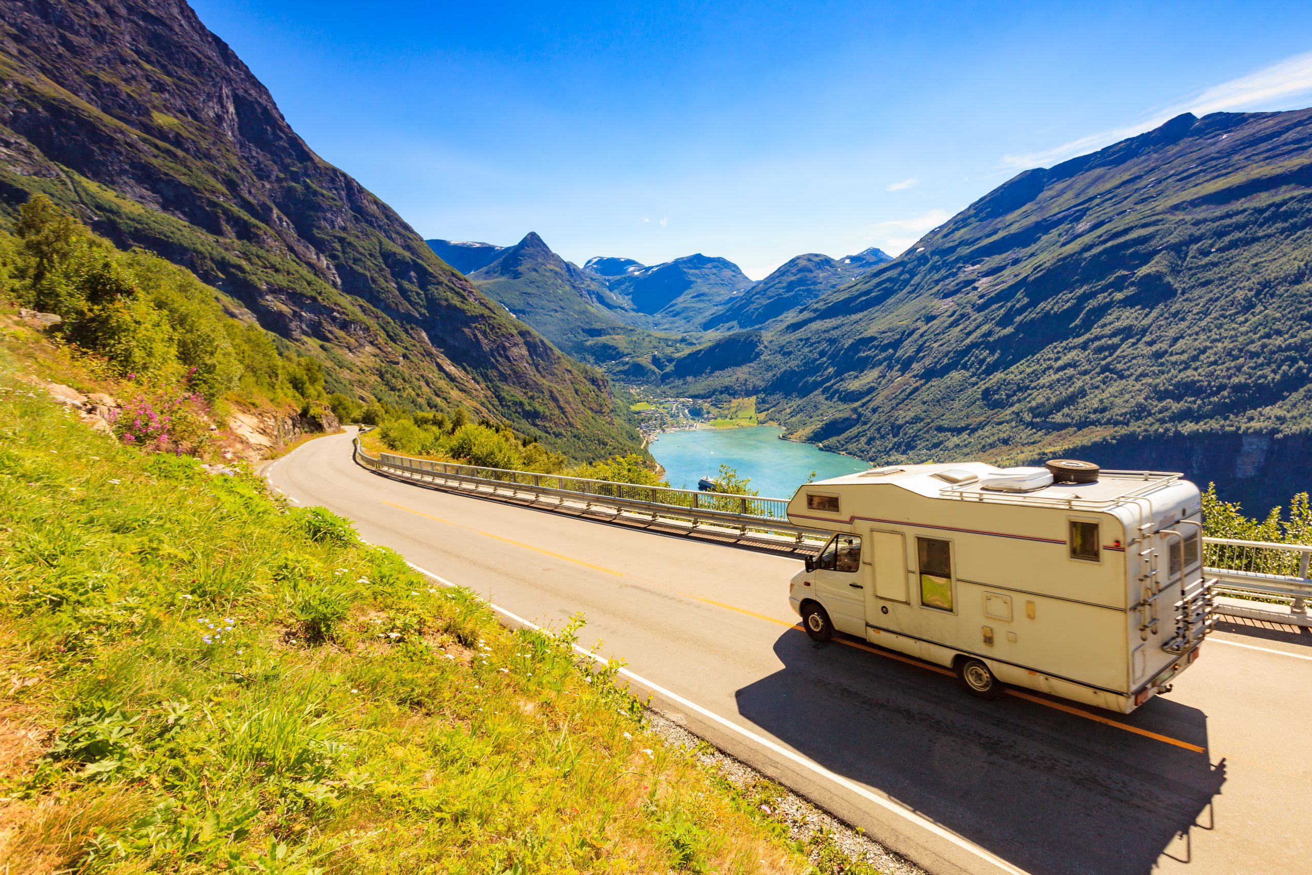 RV Travel Tips: How to Plan an Awesome Road Trip with Your RV