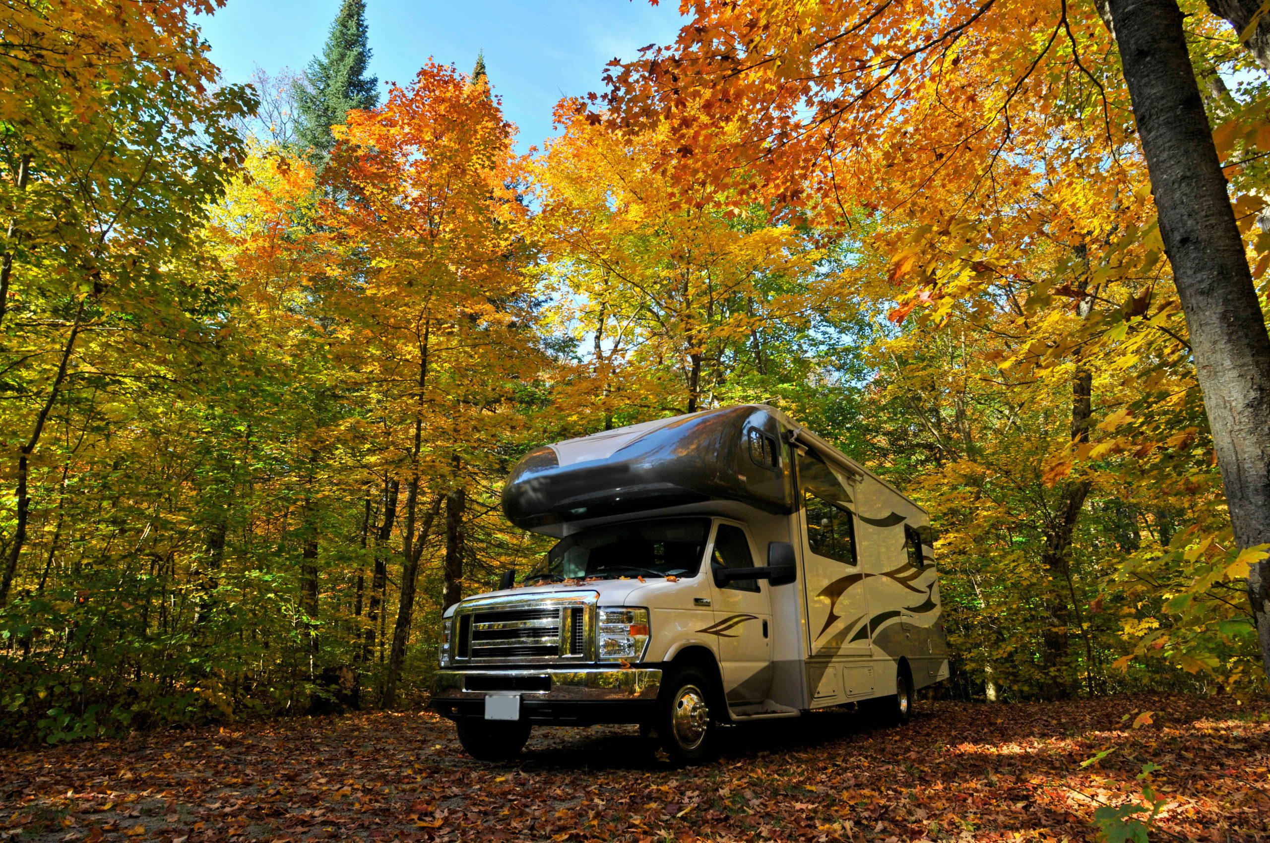 RV Driving Tips: Navigating Highways and Backroads with Confidence